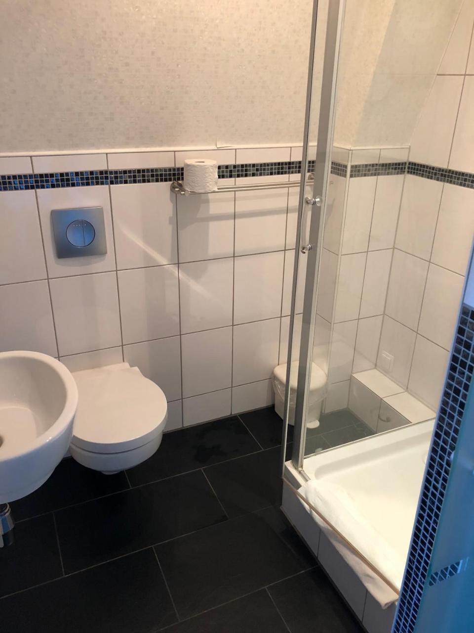 Fettehenne Gaestehaus Erkrath Exteriör bild